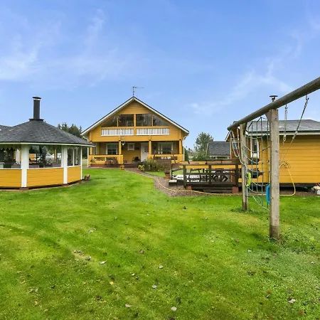 Holiday Home Hikihelmi بيت للعطل